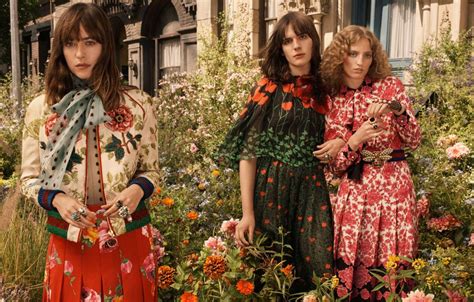 who are the women in the gucci bloom commercial|Gucci Bloom dakota johnson.